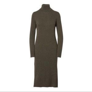 Banana republic sweater turtleneck dress. Made with fine Italian super loft yarn